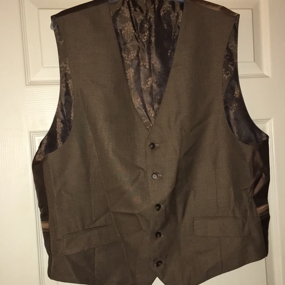 Steve Harvey Celebrity Edition 3 Piece Suit